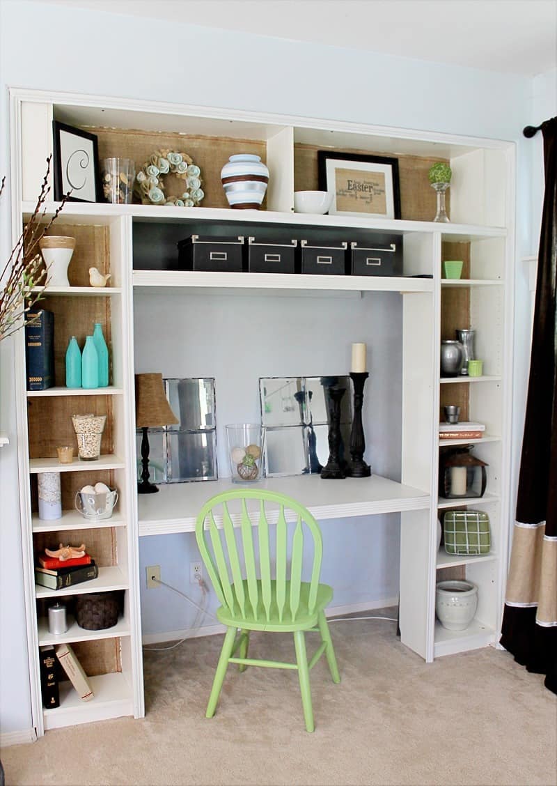 Burlap'ifying your Bookshelf Adding burlap to the back of bookshelf