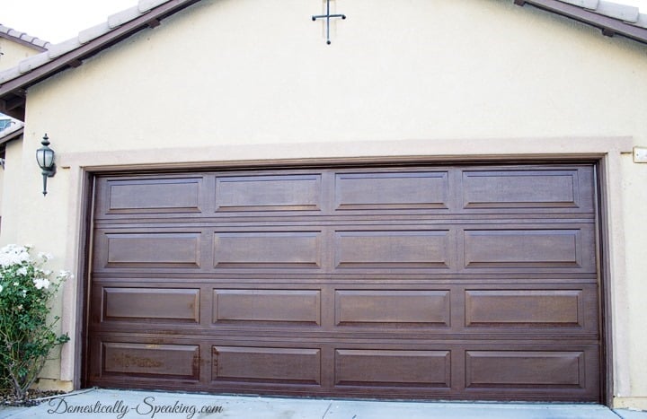 AMAZING Faux Wood Garage Door update a faded garage door with gel stain AMAZING Faux Wood Garage Door update a faded garage door with gel stain