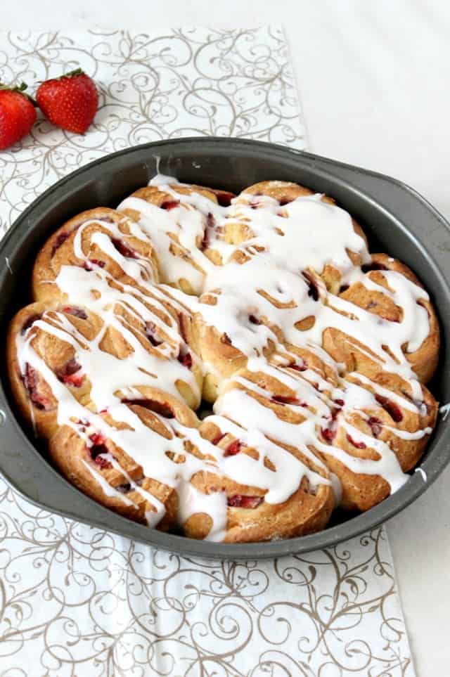 Mini Strawberry Sweet Rools with Vanilla Cream Glaze from Born to Bake Forever