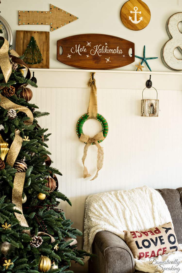 Clamp Christmas Wreath Domestically Speaking