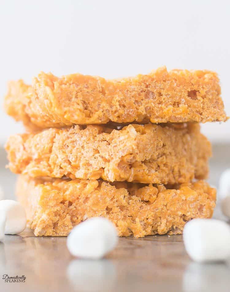 Pumpkin Spice Rice Krispie Treats | Fall Dessert | Marshmallow Treats | #fall #pumpkin #pumpkinspice