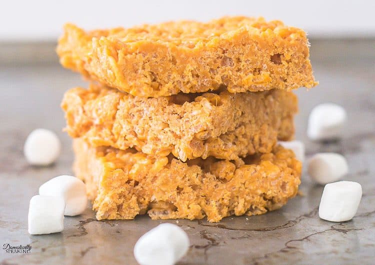 Pumpkin Spice Rice Krispie Treats | Fall Dessert | Marshmallow Treats | #fall #pumpkin #pumpkinspice