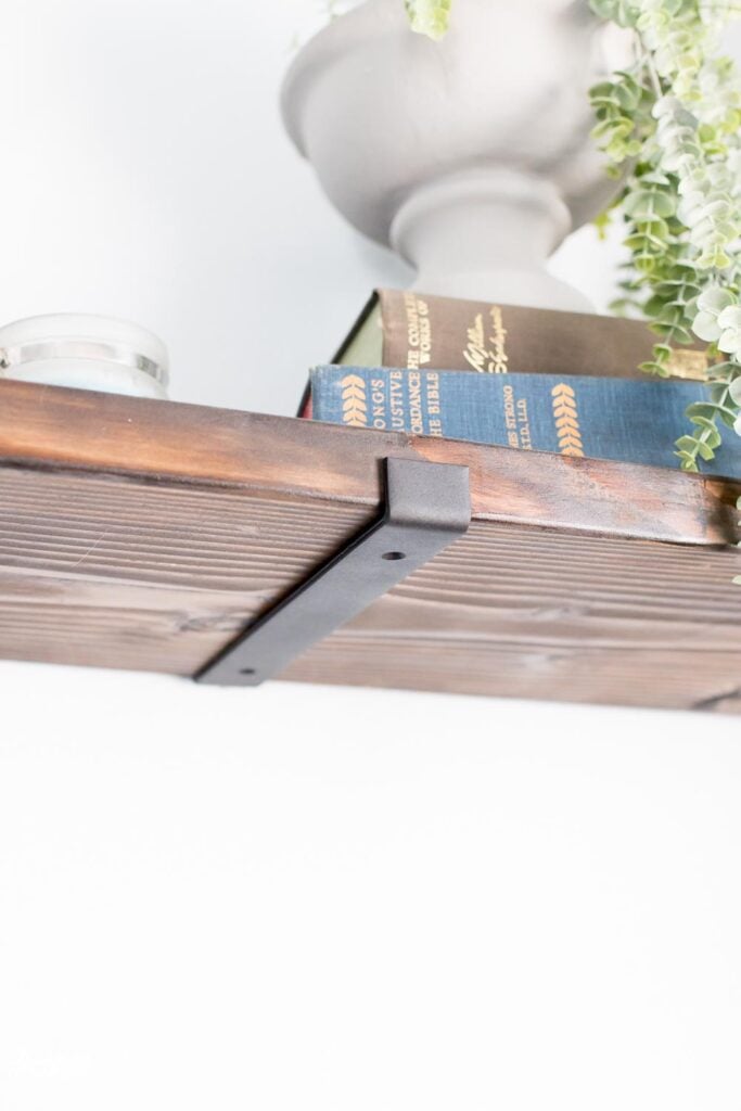 Black Metal Brackets for Shelf