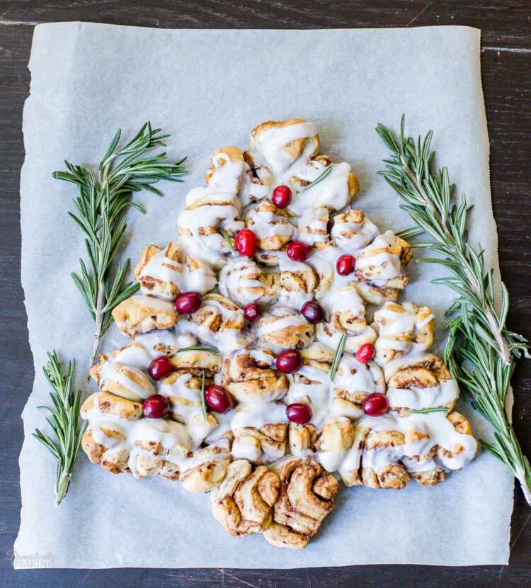 Cinnamon Roll Christmas Tree