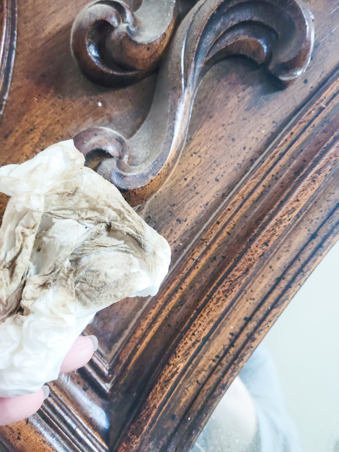 How to Update an Old Mirror Domestically Speaking