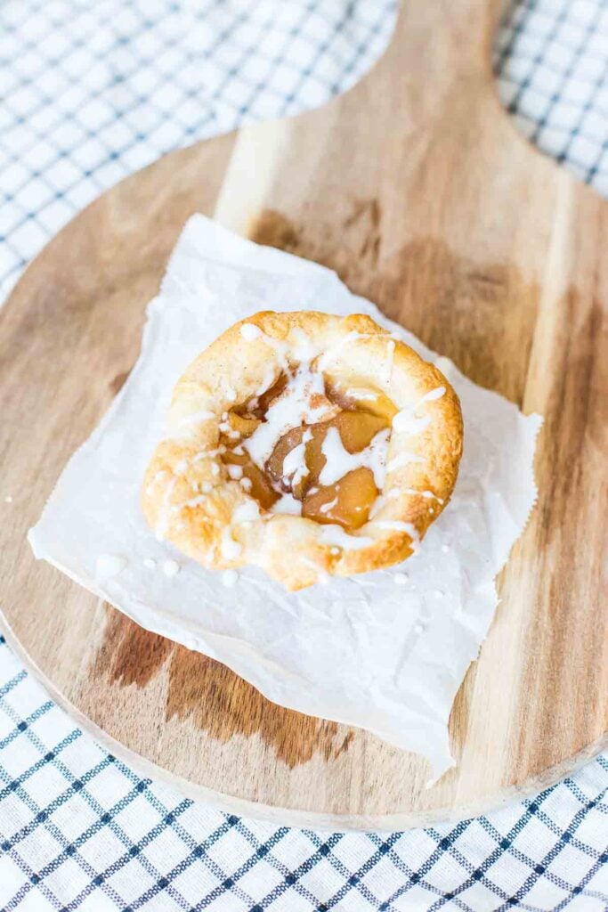 apple crescent muffins easy to make with crescent rolls and apple pie filling