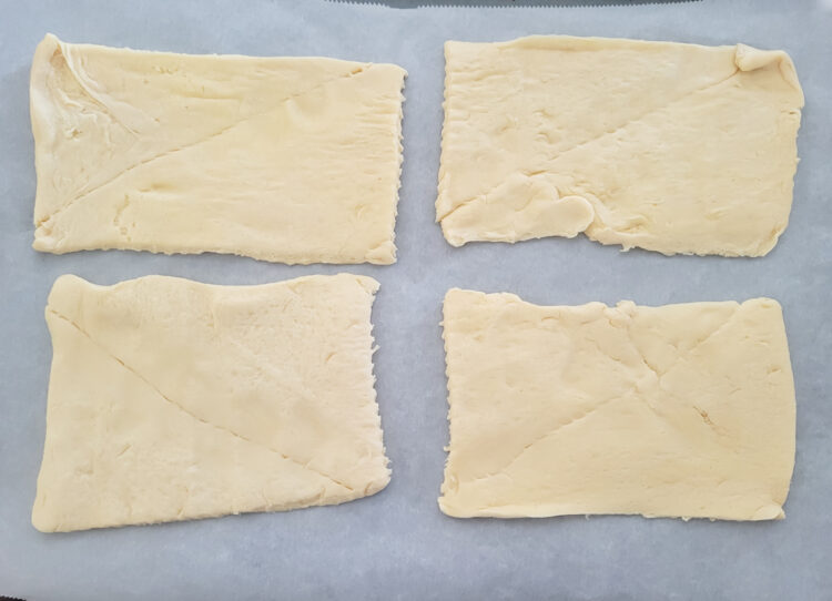 making crescent roll rectangles