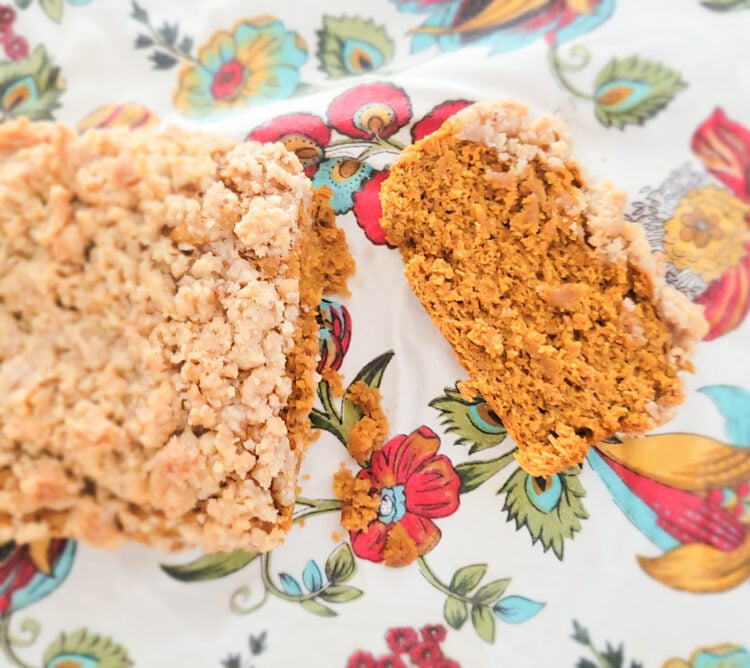 pumpkin bread with streusel topping